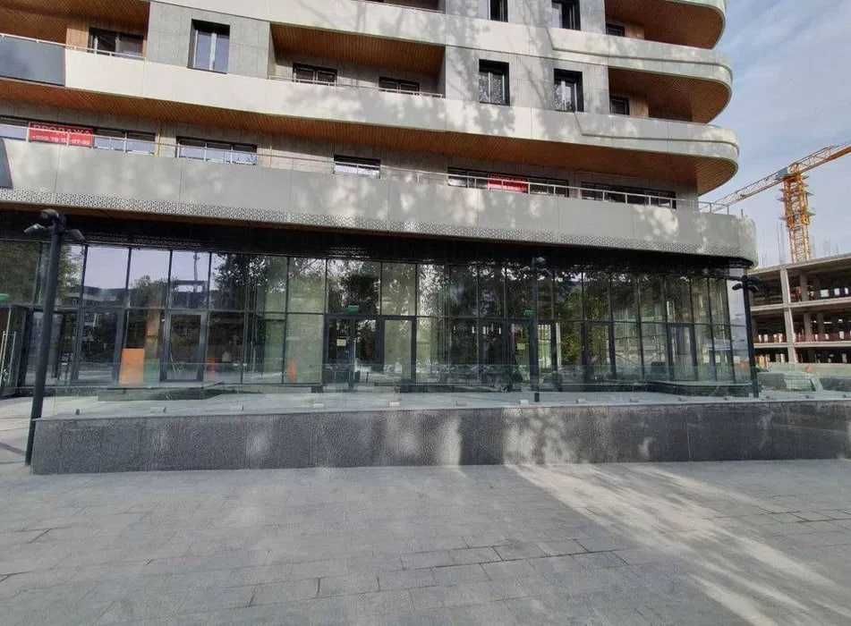 Сдаю в Аренда Для Биснеса ЖК Инфинити 1000м2 1 Линия Яшнабад