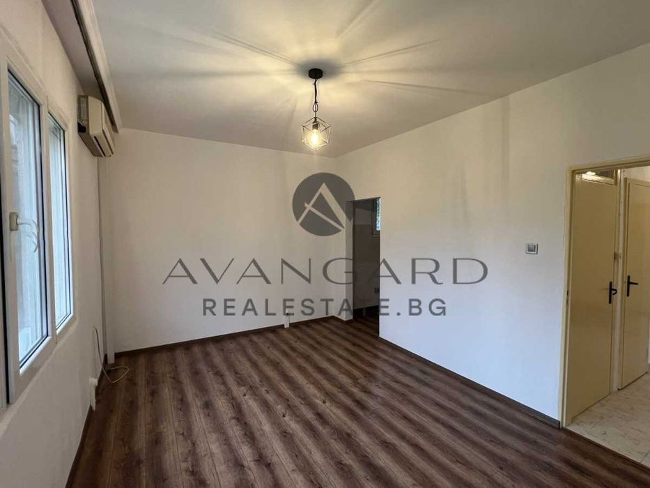 Продава се Тристаен апартамент в Пловдив, Кючук Париж - 80 кв.м за 2185 €/кв.м - Снимка #10