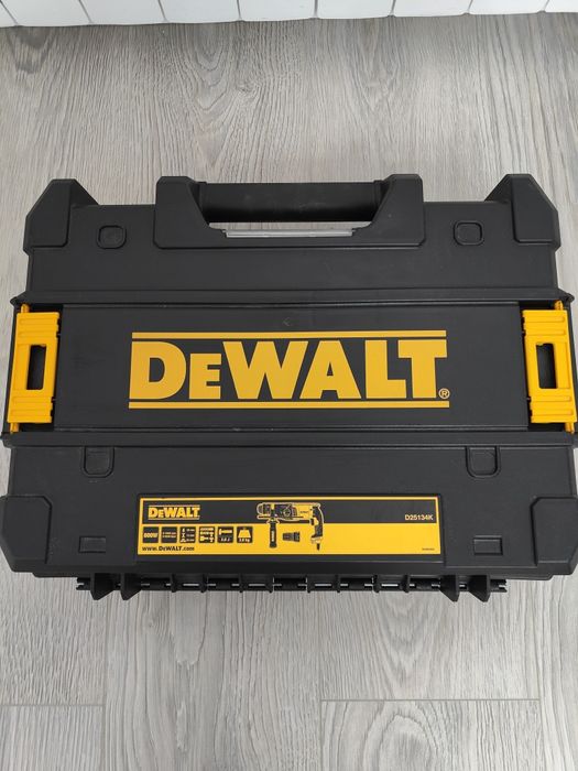 DeWalt перфоратор