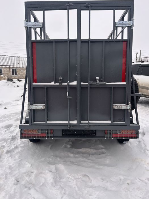 Прицеп коневоз скотовоз