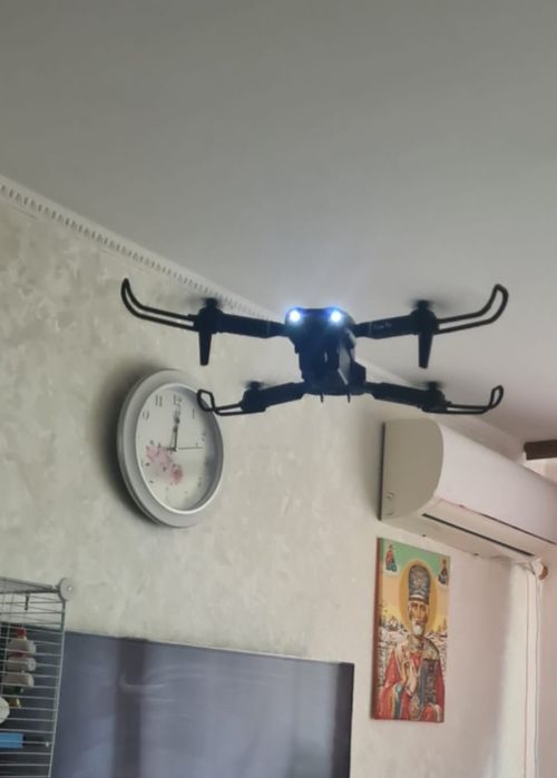 Дрон ,квадрокоптер Е99Pro.