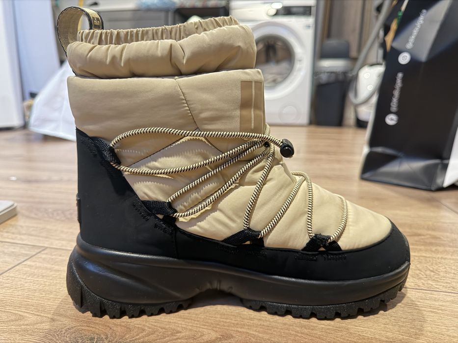 Дамски апрески UGG