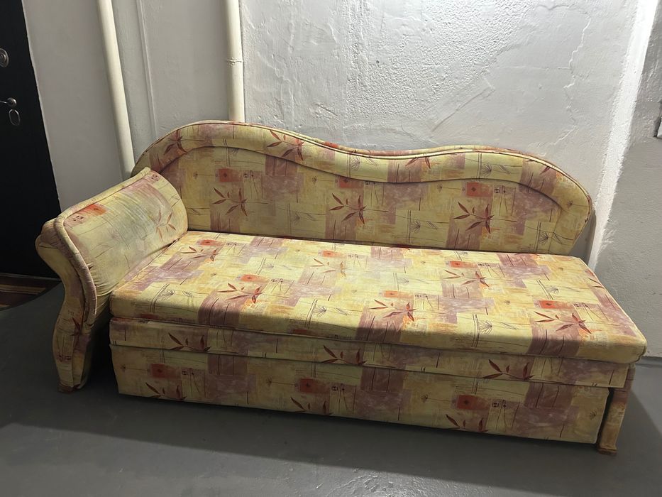 Диван- тахта б/у