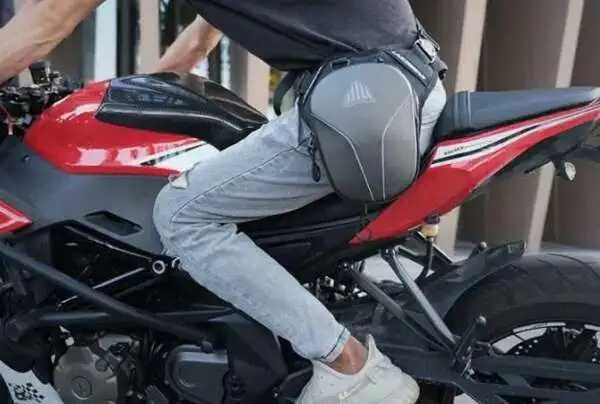 Чантичка за кръста крак бедро мото водоустойчива