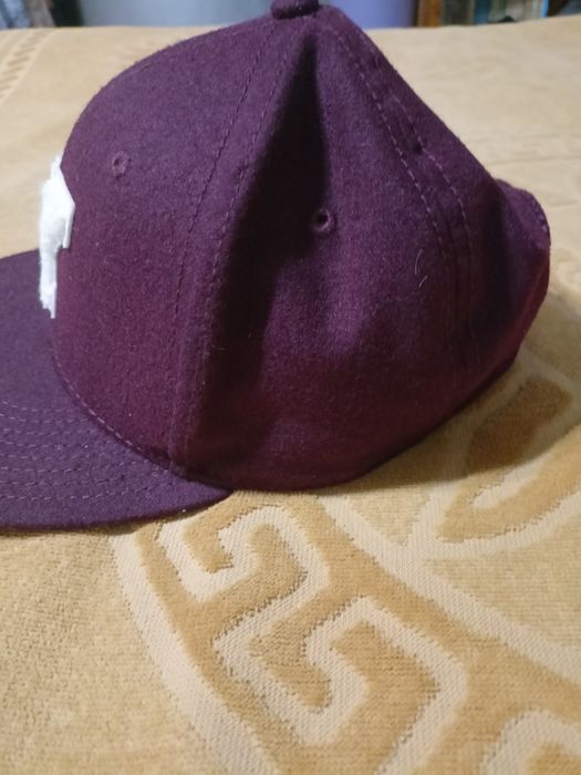 Безболка бордового цвета, новая