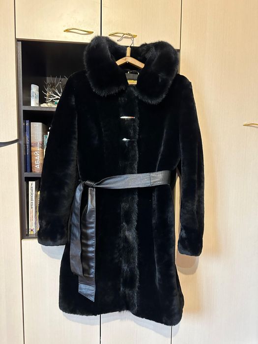Мутовая шуба с норкой в отличном один раз носила почти