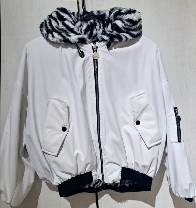 Продам двусторонюю куртку для девочки 11-12лет