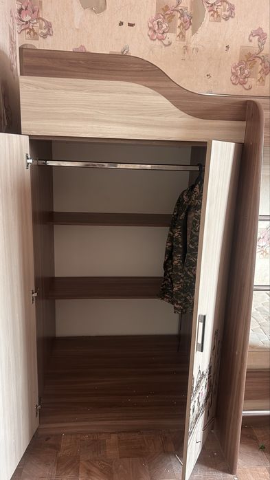 Двухъярусная кровать
