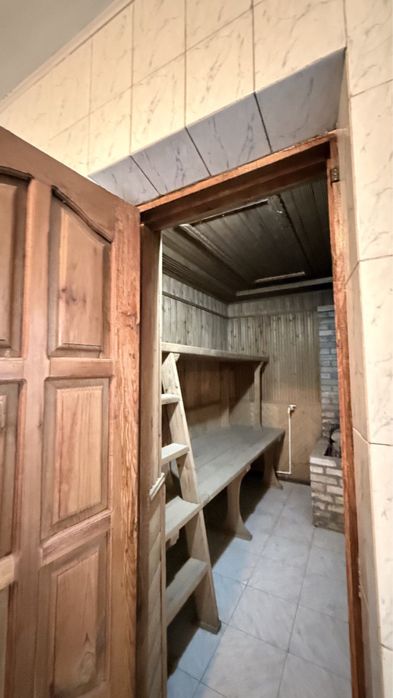 Сиз излаетган ховли уй!