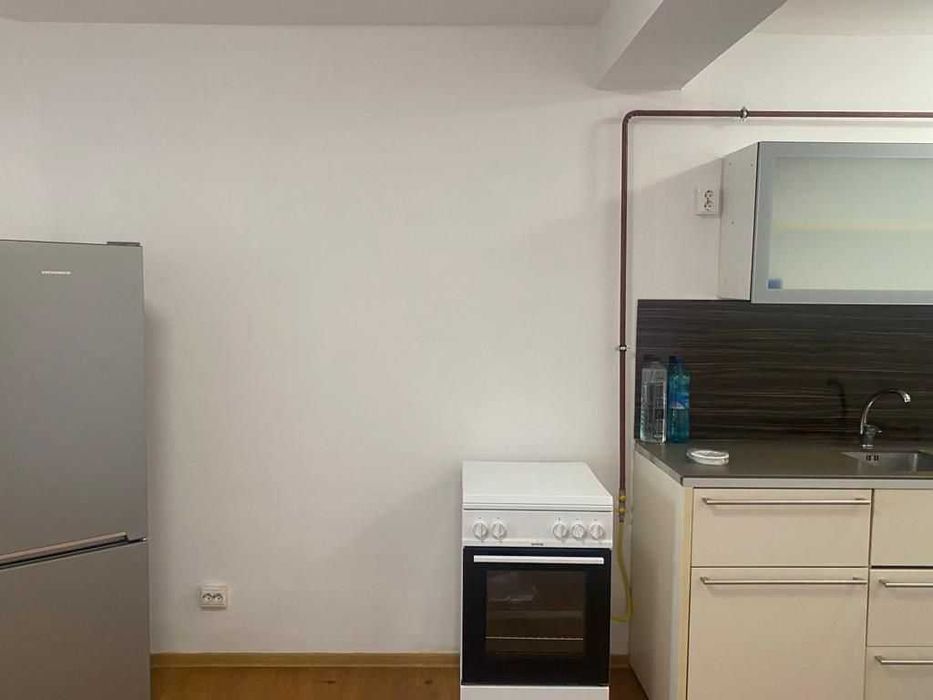 Închiriez apart. cu 2 camere, zona Parc-Piata Chiriac aproape de UMF