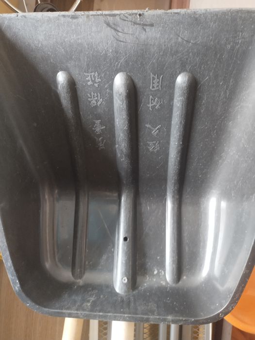 Продам снегоуборчный лапату