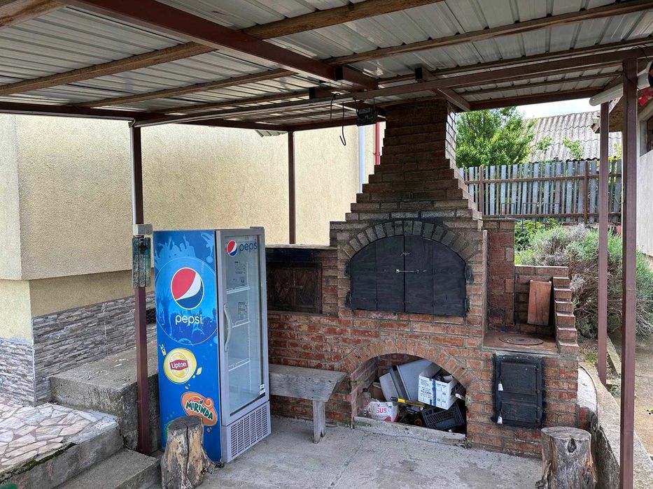 Casă cu ieșire la lac | 2.453 mp teren | Panouri fotovoltaice 9 kW, sat Naipu judet Giurgiu