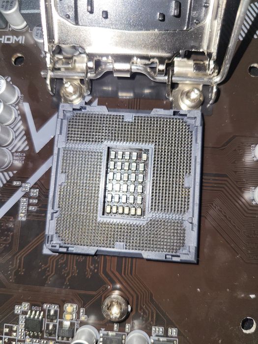 Продам мать на b460m gigabyte