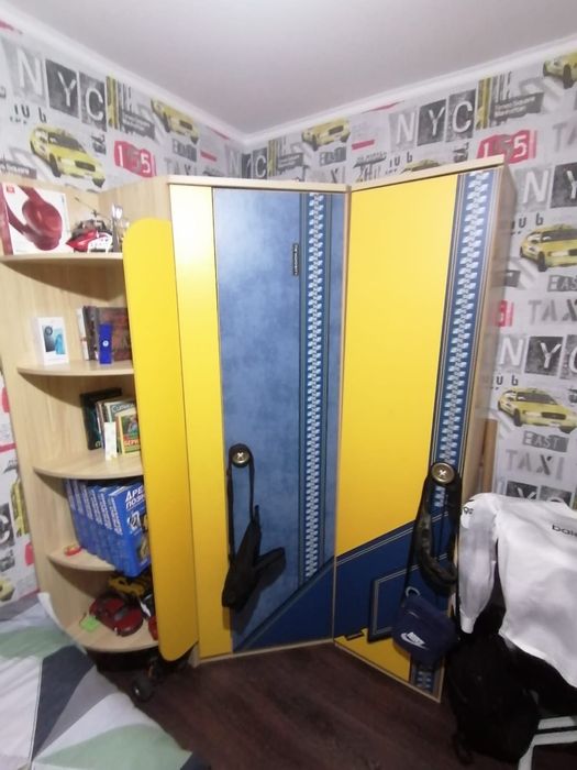 Продам подростковую спальную гарнитуру