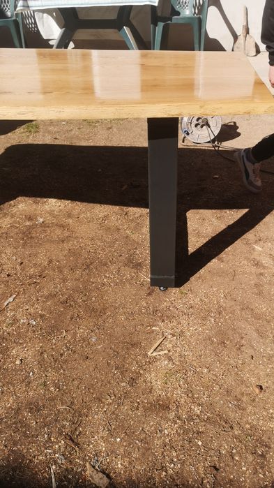 Vând masa din stejar