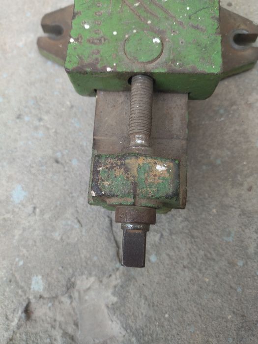 Тиски для фрезерный и дрель