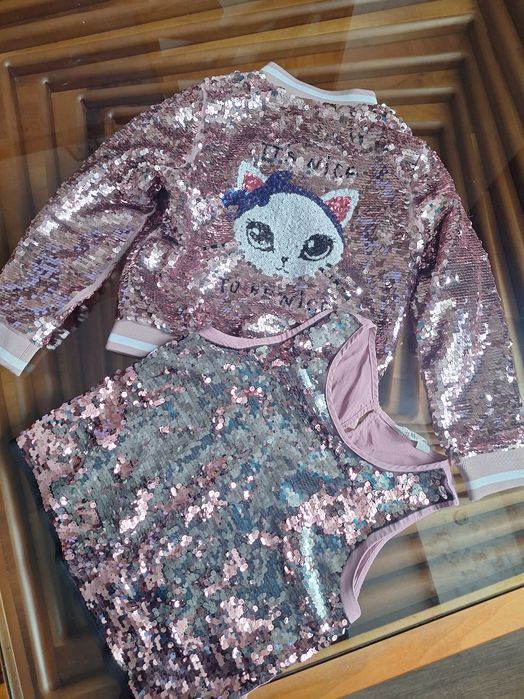 Продавам дрехи 3/4,4/6,122/128,140 нови или само махнат етикет