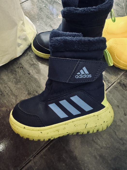 Адидас ботуши 25н