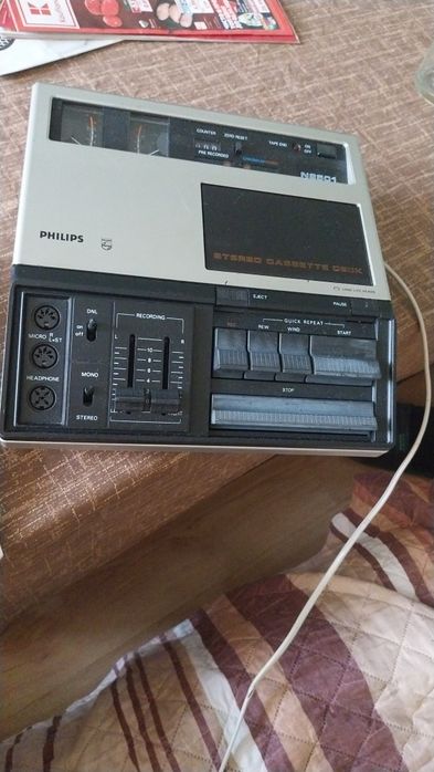 касетофон PHILIPS