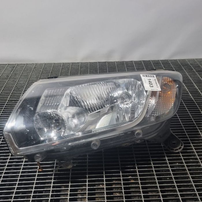Far Stanga Dacia Sandero 2 2012 - 2016 Hatchback 4 Usi (1403) Fara xenon