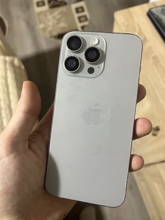 Iphone 15 pro max alb