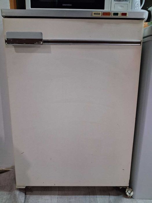 Продам советский несокрушимый морозильник Бирюса