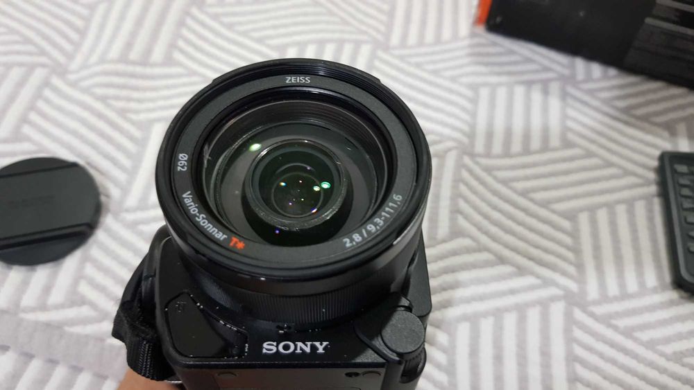 Sony FDR Ax100E Видеокамера
