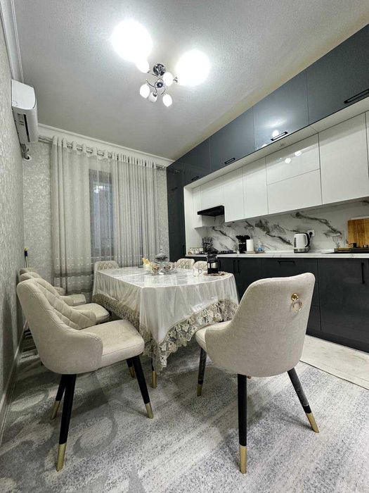 Продаётся классная 3/7/7 квартира Ориентир Чимган!