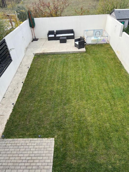 Inchiriez casa tip duplex 4 camere in zona Brates Lake