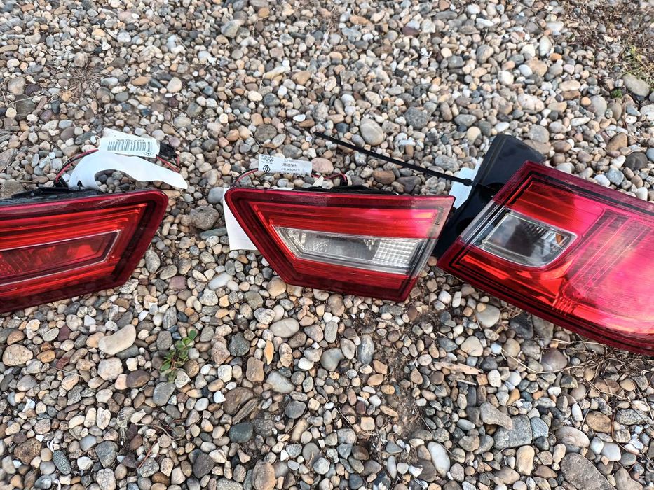 ляв и десен вътрешен  външен стоп за рено клио 4 12-20 RENAULT CLIO IV