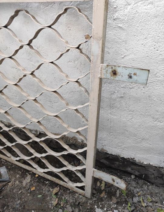 Продам решетку металлическую