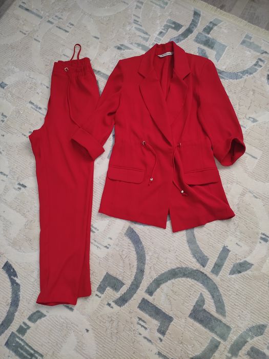 Киимдер сатылады