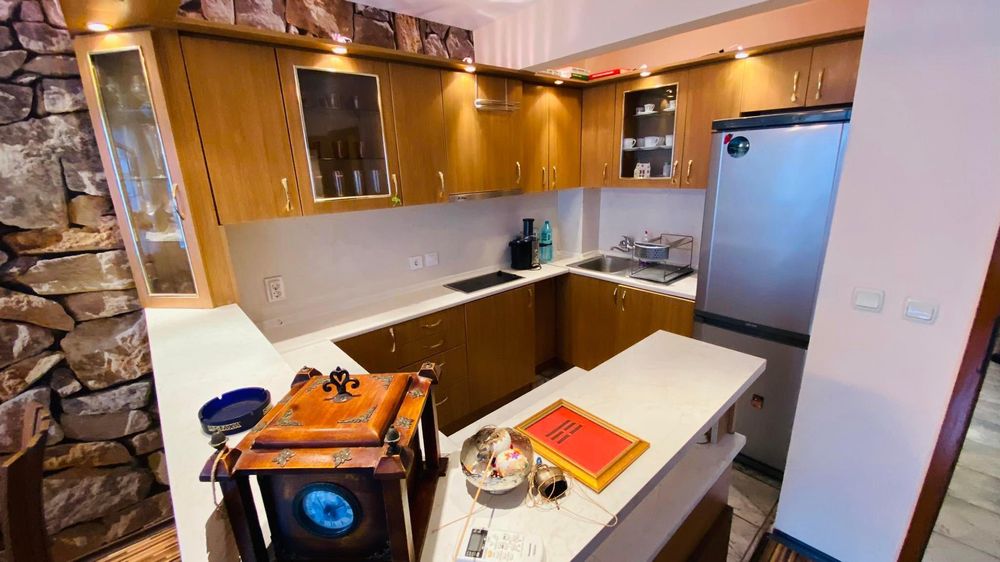 Дава се под наем Тристаен апартамент в Бургас, Възраждане - 87 кв.м за 510 € - Снимка #2