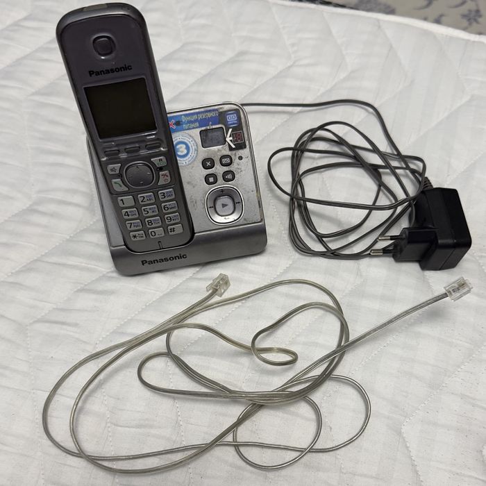 Panasonic Домашный телефон с Автответчиком
