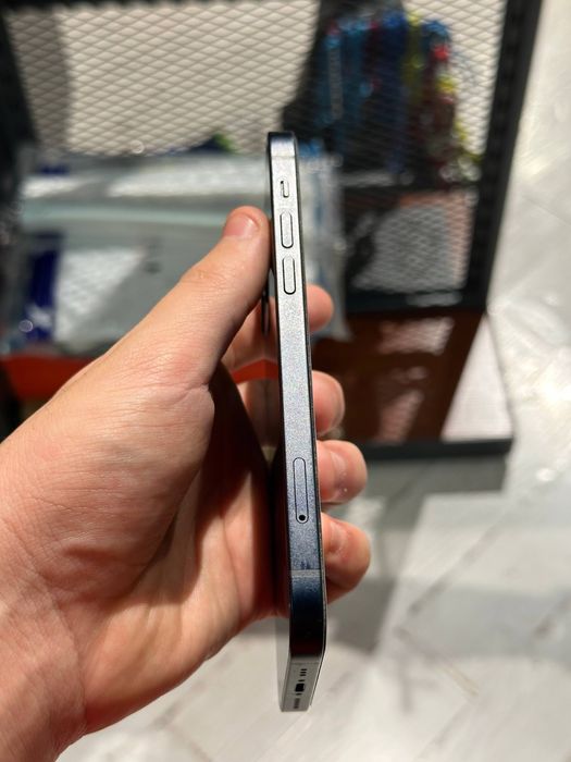 iPhone 12 ideal holatda, karobka bor