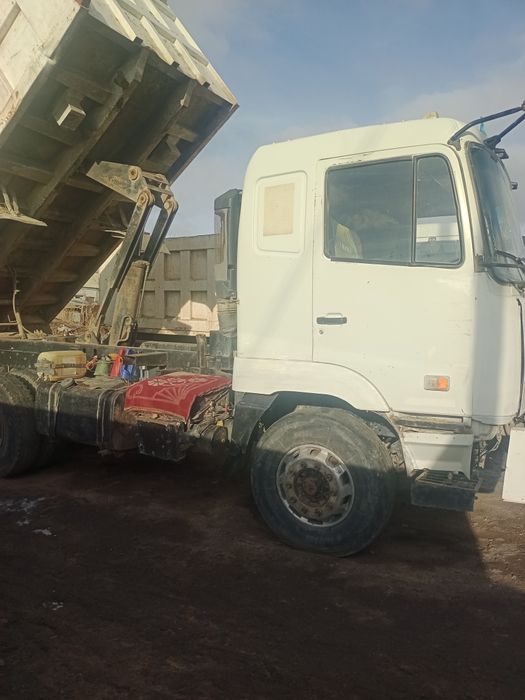 Продам самосвал самс .