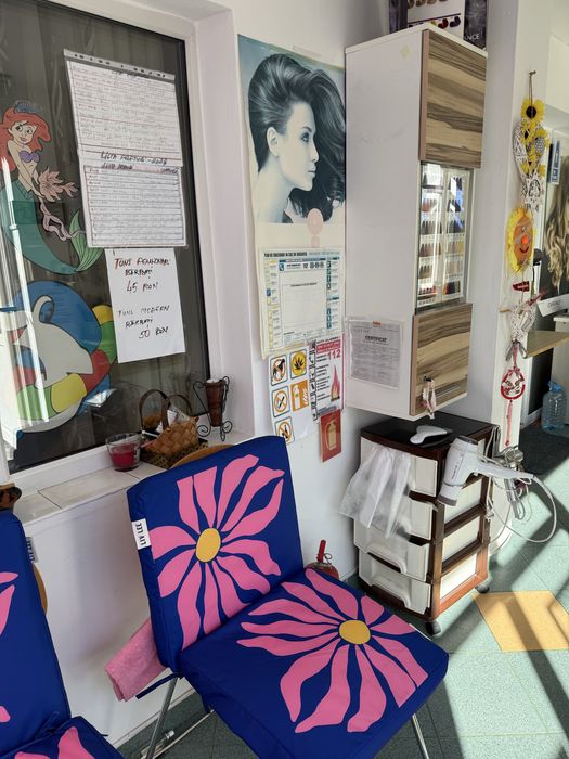 Colaborare , cosmetica, manichiura