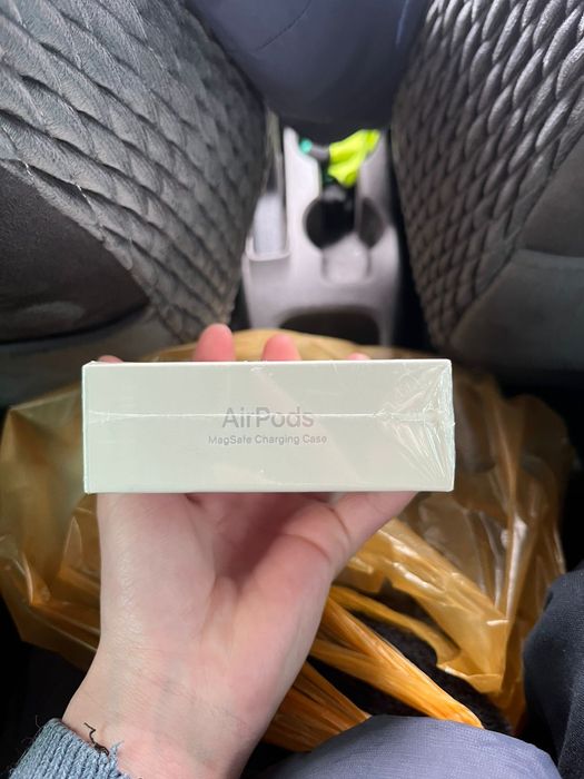 Продам AirPods 3