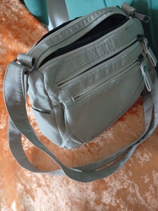 Продам женскую сумку