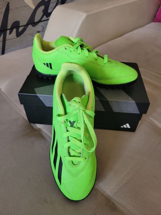 Детски футболни обувки