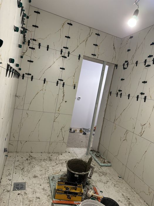 zugrav, var, mobila, electrice, sanitare, parchet, gresie, faianta