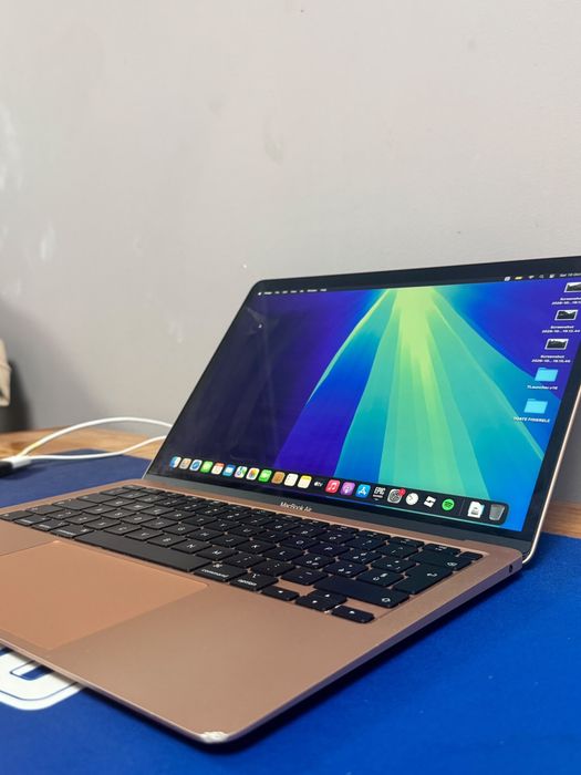 Macbook 2020 air + magic mouse
