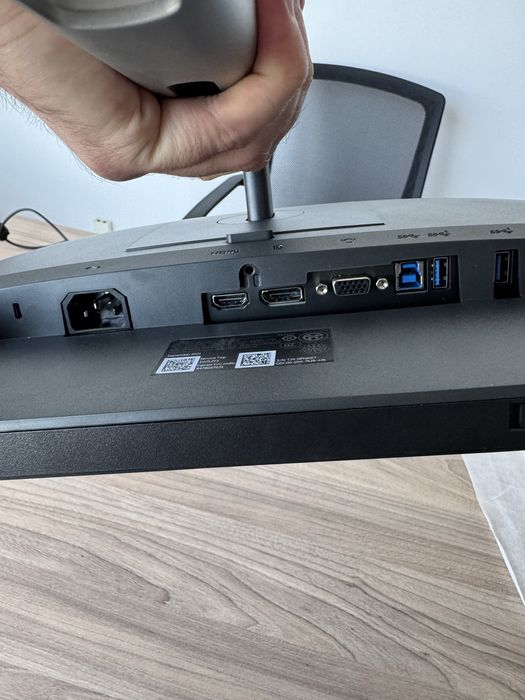 Монитор 23.8" DELL P2422H серебристый