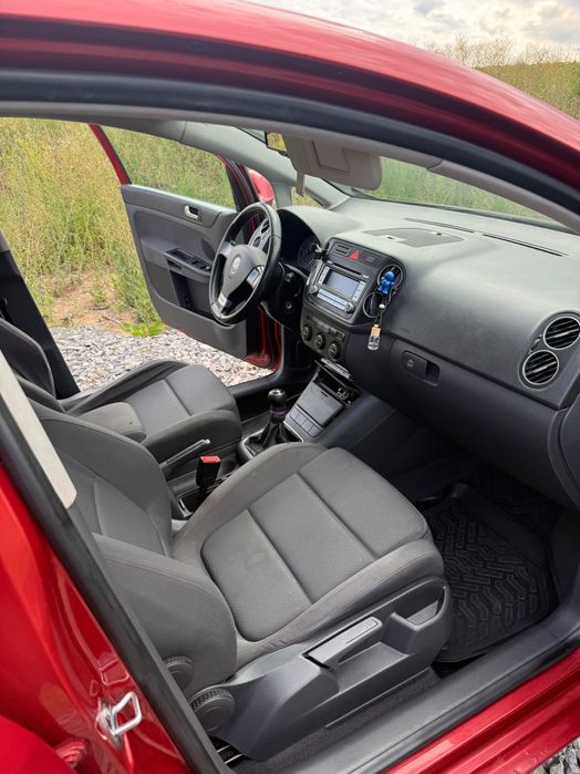Volkswagen Golf 5 Plus 2.0 TDI 140 CP • 2006 • 3.500 € Negociabil