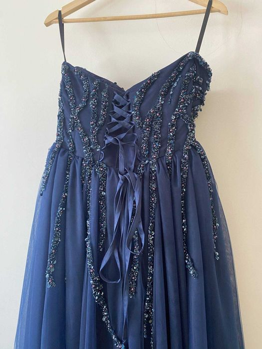 Рокля за абитуриентски бал