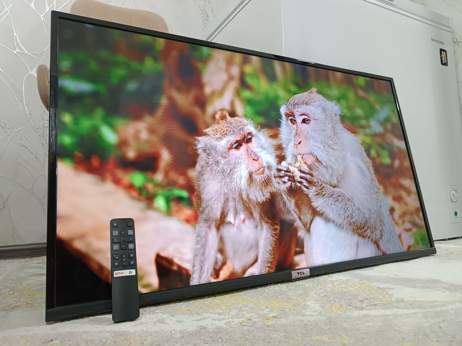 Телевизор TCL Смарт + Кронштейн.