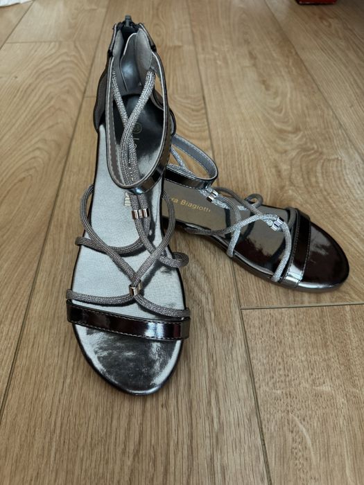 Сандали сребристи Laura Biagioti, номер 38