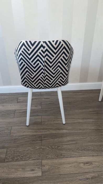 Продам 4 стула