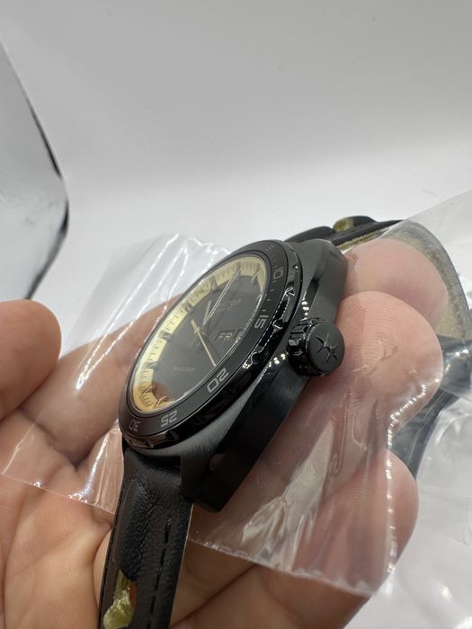 * Чисто Нов* Hamilton Pan Europ Automatic *Black & Gold*