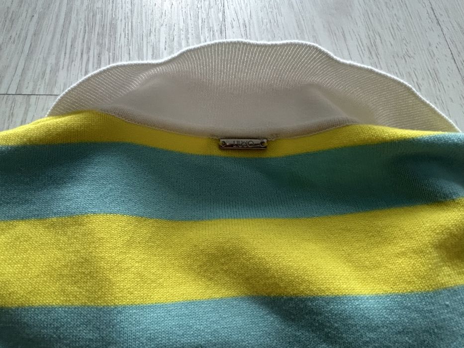 Красиви дамска блуза  с къс ръкав LIO JO ,размер M .